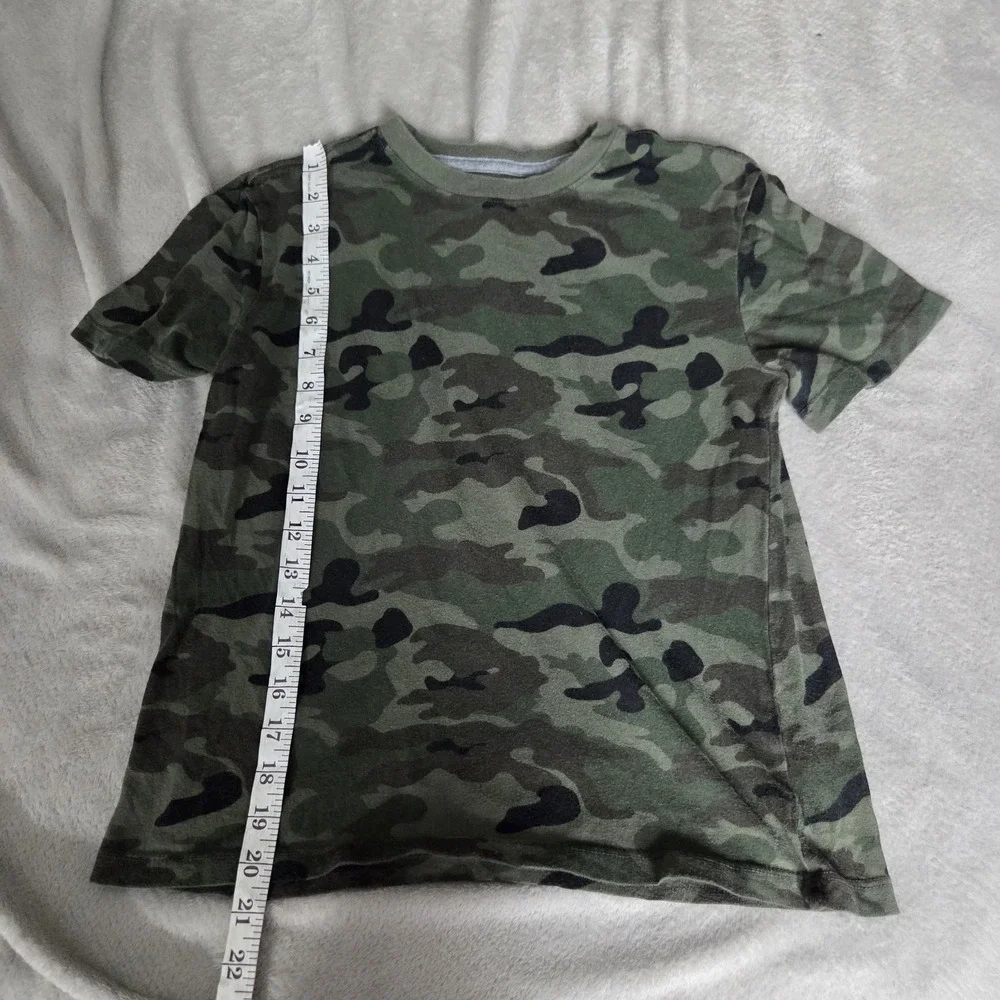 Old Navy Boys Size L Short Sleeve Crew Neck Pullover T Shirt Green Camouflage